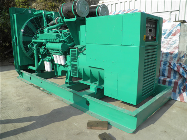 那曲出租发电机 发电机组厂家：柴油发电机组的控制屏的作用是什么？