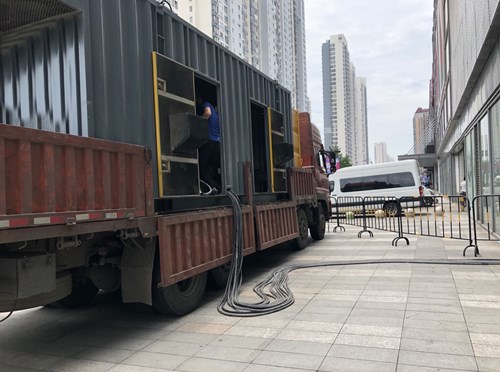 那曲低温环境下，柴油发电机组电池充满电的具体时间受哪些因素影响？